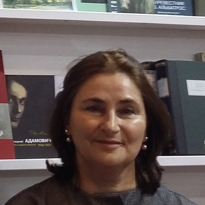 Dr. Marina Arias